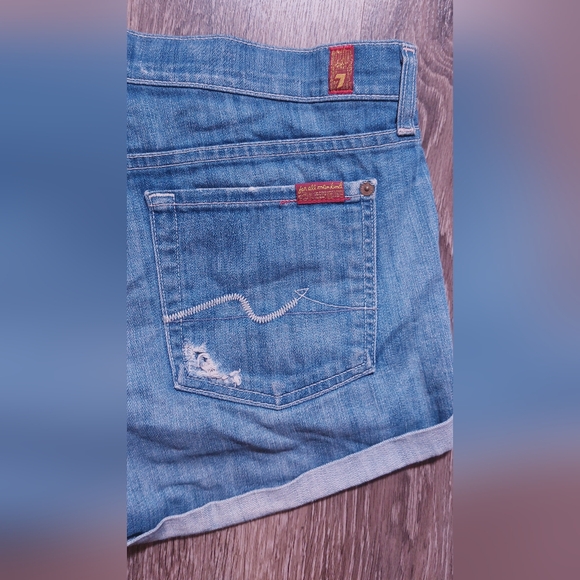 7 For All Mankind Distressed Rolled Cuffed Hem Denim Shorts Size 30 Mid Rise - Picture 3 of 8